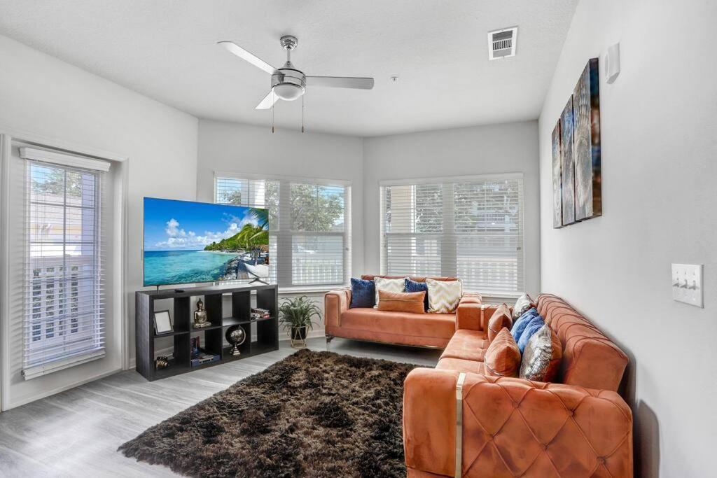 2-bedroom Eccentric Oasis * Tampa