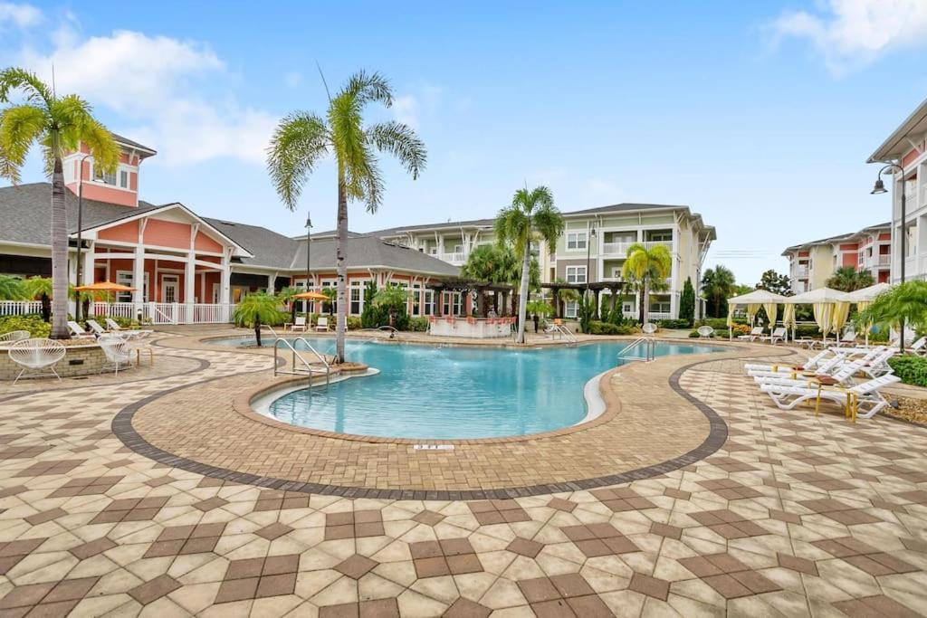 2-bedroom Eccentric Oasis Apartment Tampa