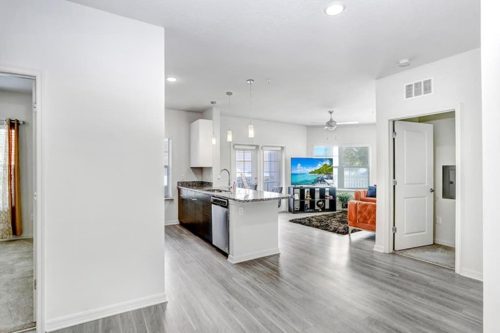 2-bedroom Eccentric Oasis Tampa