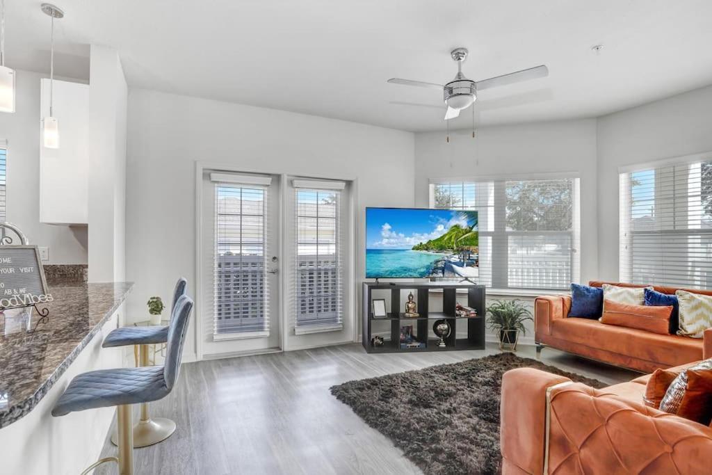 2-bedroom Eccentric Oasis * Tampa
